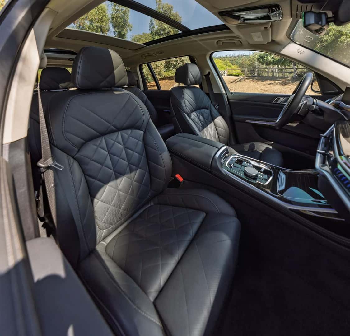 BMW X7 cockpit technology