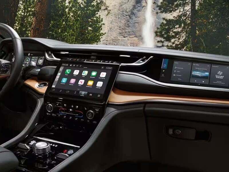 2025 Jeep Grand Cherokee 4xe interior tech