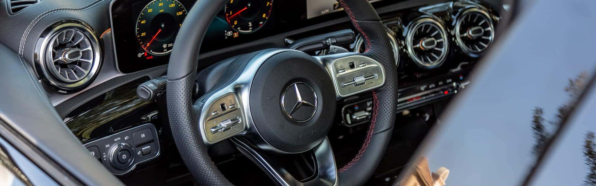 2021 Mercedes-Benz GLA Interior Features & Dimensions