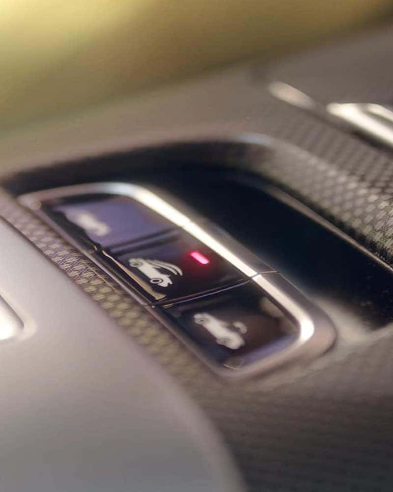 2026 CLE Cabriolet AIRCAP® wind deflector system
