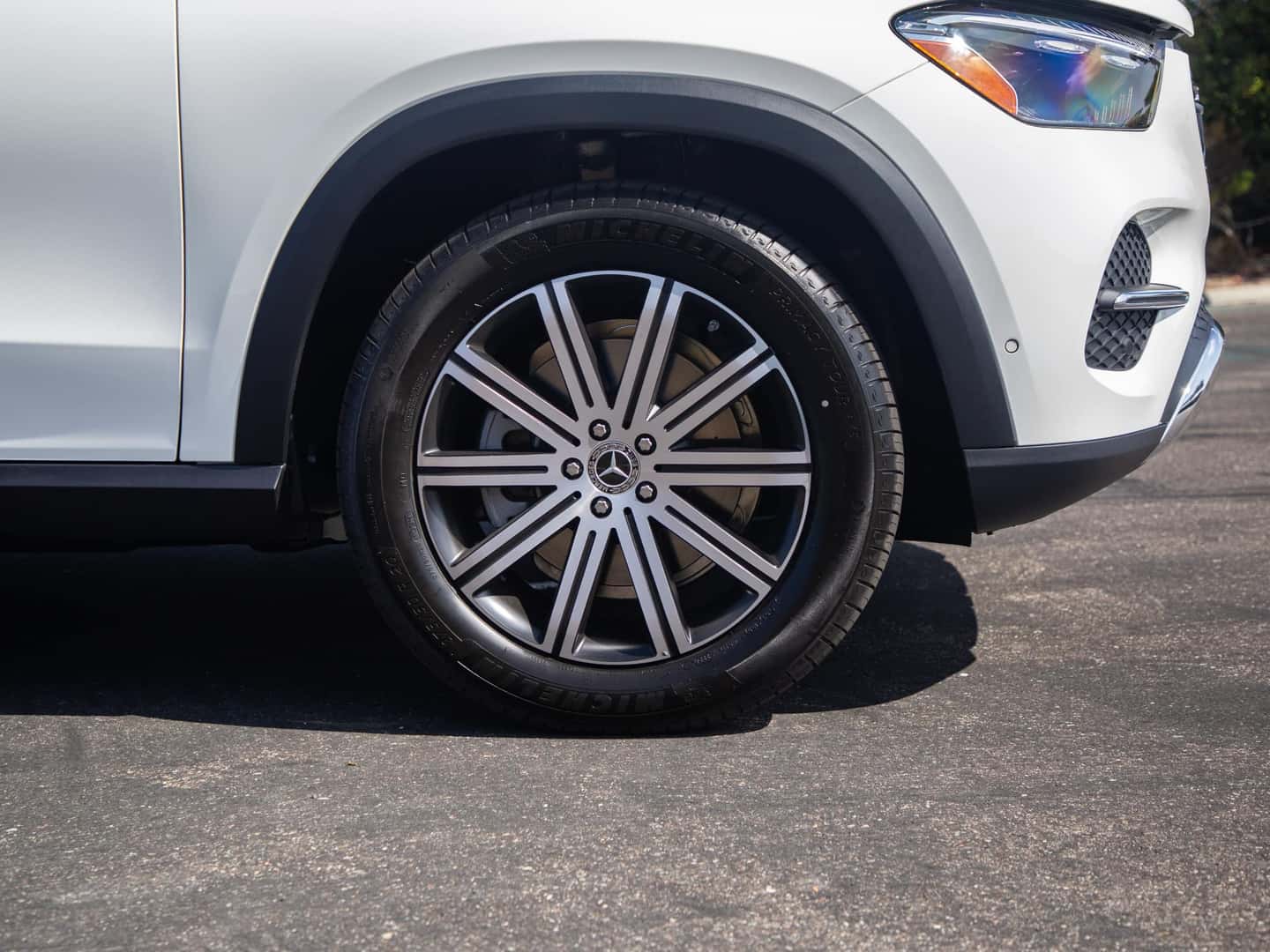 2026 GLE 450e SUV plug-in hybrid EQ Boost system with DC fast charging and regenerative braking