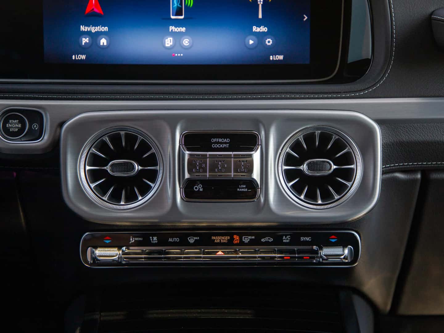 2026 G 550 three locking differentials and ladder-frame off-road capability