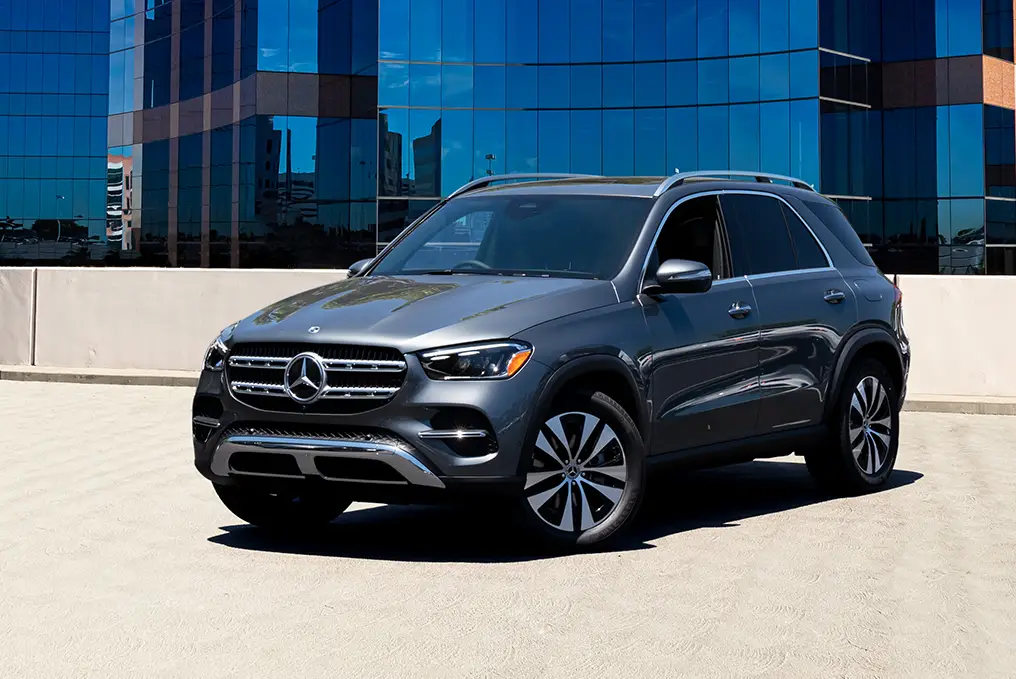 Mercedes-Benz Current Offers & Specials | Mercedes-Benz of Chicago