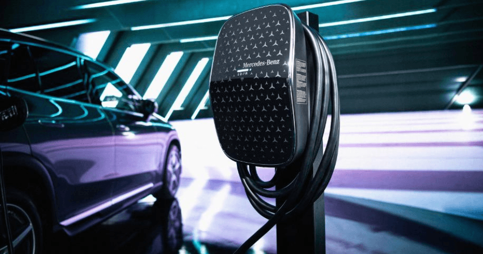 How Can I Receive A Complimentary Mercedes-Benz Wallbox? Blog - Feed Photos (2)
