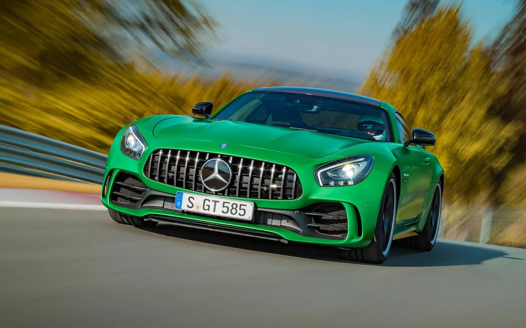 Unleashing The 18 Mercedes Amg Gt R Mercedes Benz Of Temecula