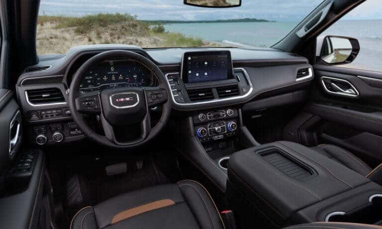 2023 GMC Yukon interior front