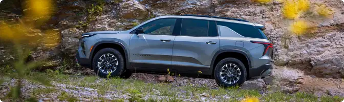 2026 Chevrolet Traverse vs Toyota Grand Highlander gas vs hybrid