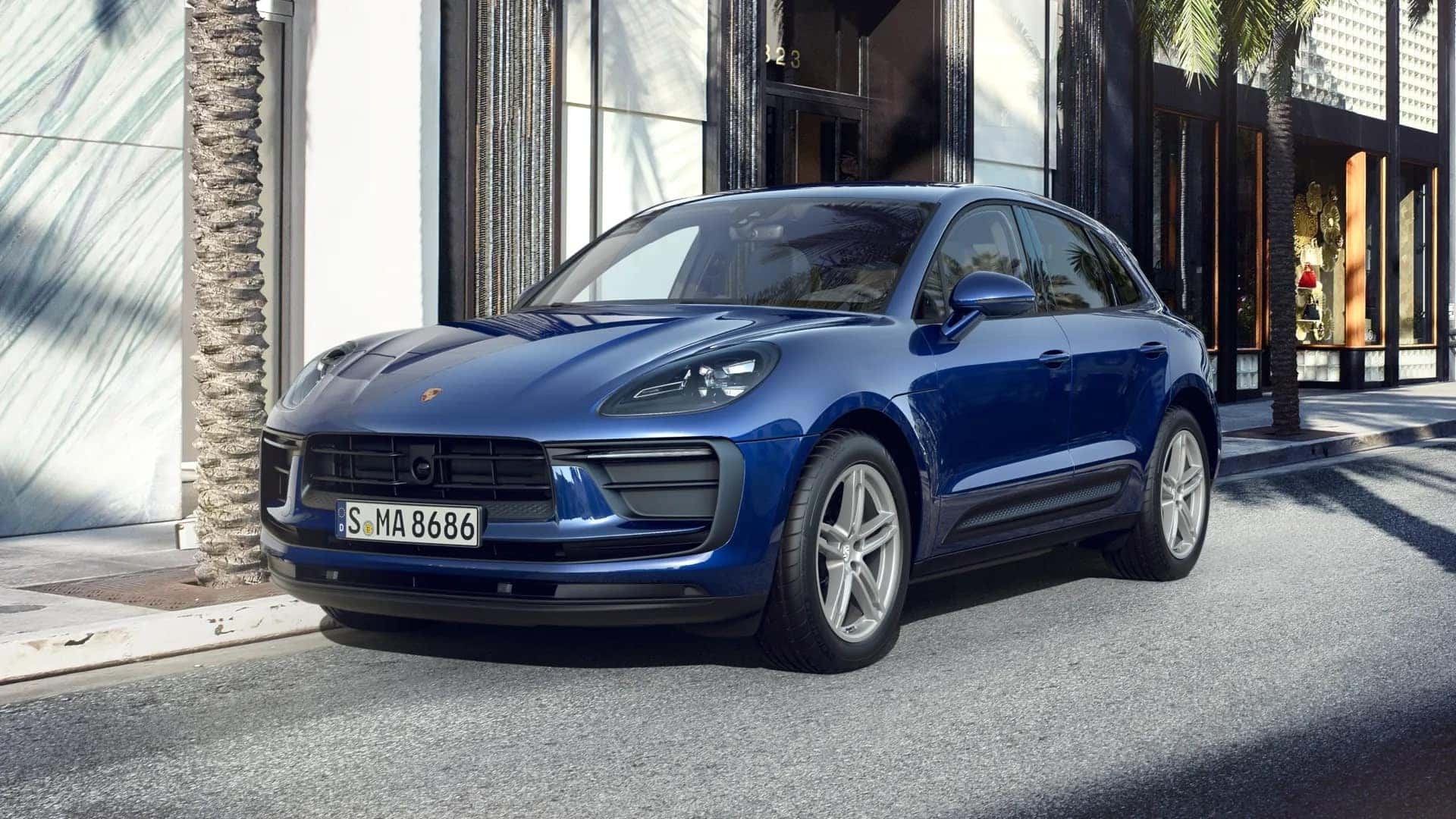 Macan in Gentian Blue Metallic