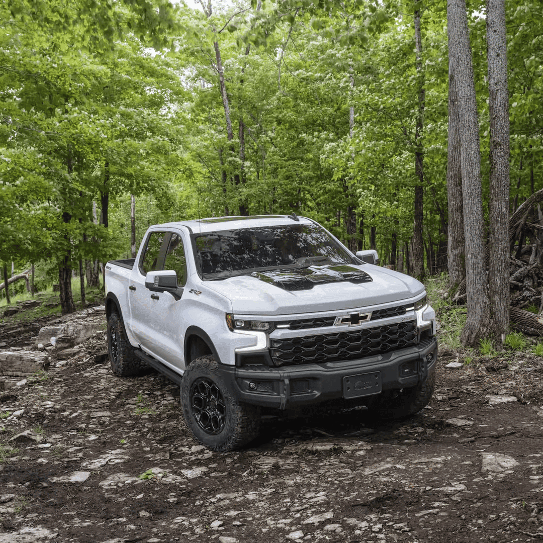 used Chevrolet trucks Greenwood, Indiana at Ray Skillman Auto Group - white Chevy Silverado