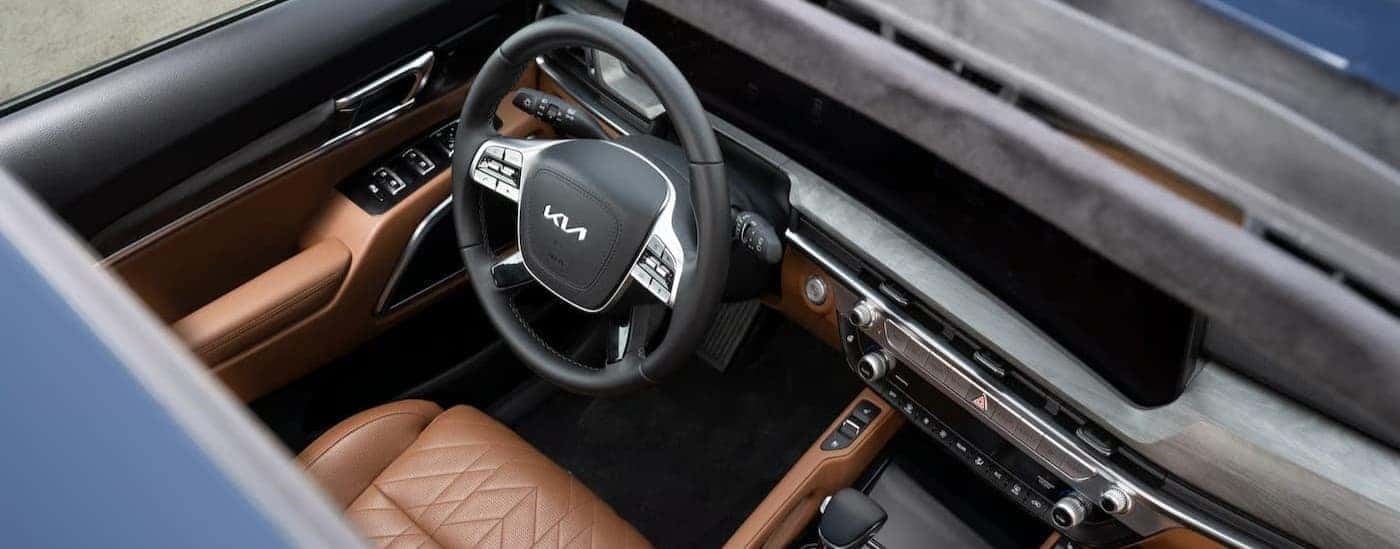 Aerial view of the dash in a 2025 Kia Telluride for sale near Oak Ridge.