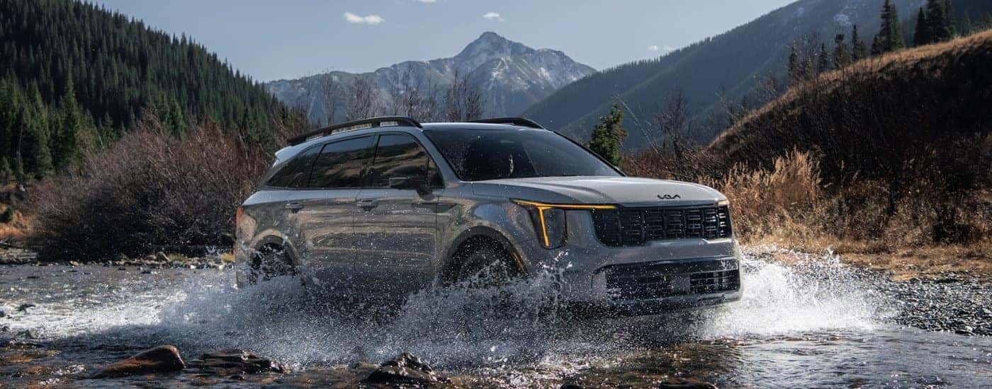 A grey 2025 Kia Sorento for sale near Kansas City from the side.