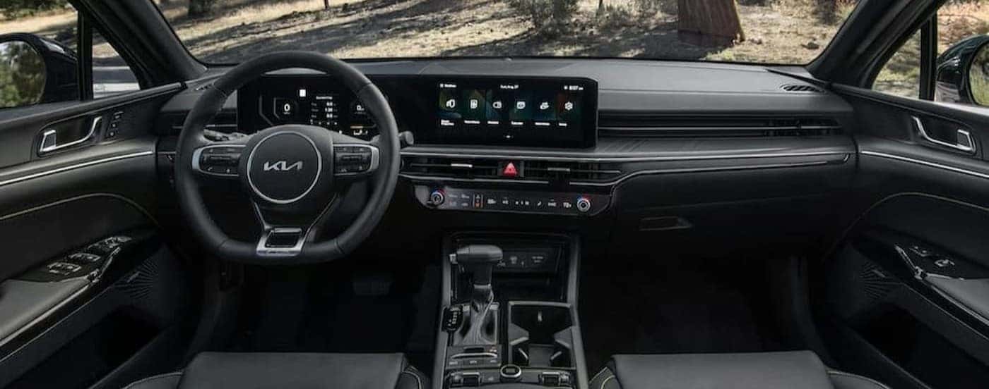 Black dash in a 2026 Kia K5.