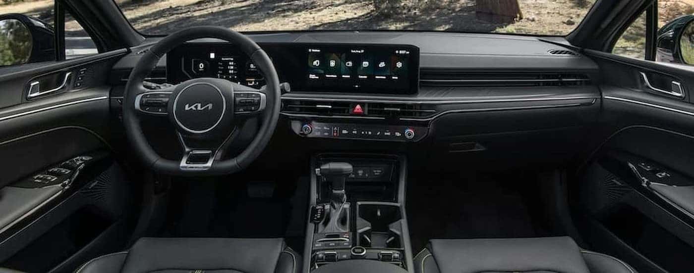 Black dash in a 2026 Kia K5.