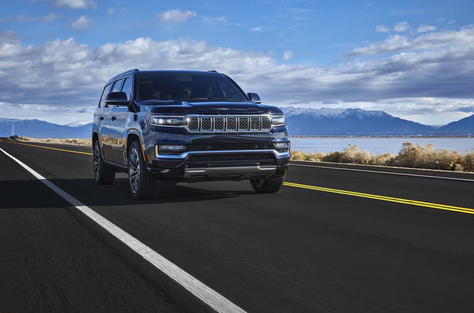 2023 Jeep Grand Wagoneer vs 2023 Jeep Wagoneer | Safford CJDRF of  Springfield