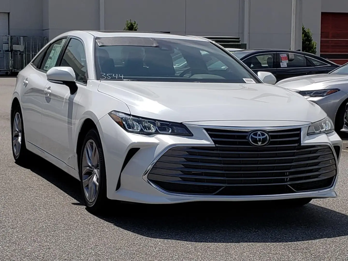 2019 Toyota Avalon model info | Toyota sedan near Orlando