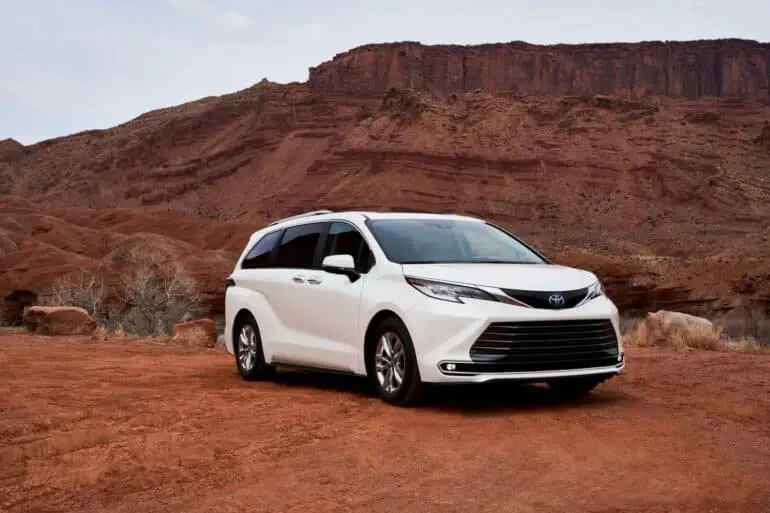 Which Minivan is Right for you? 2024 Odyssey vs. Sienna Toyota of