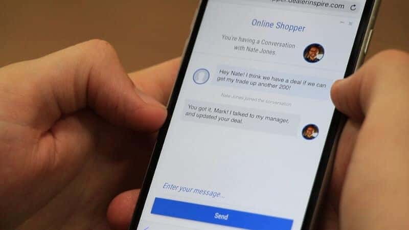 Online Shopper using conversations to talk to dealer