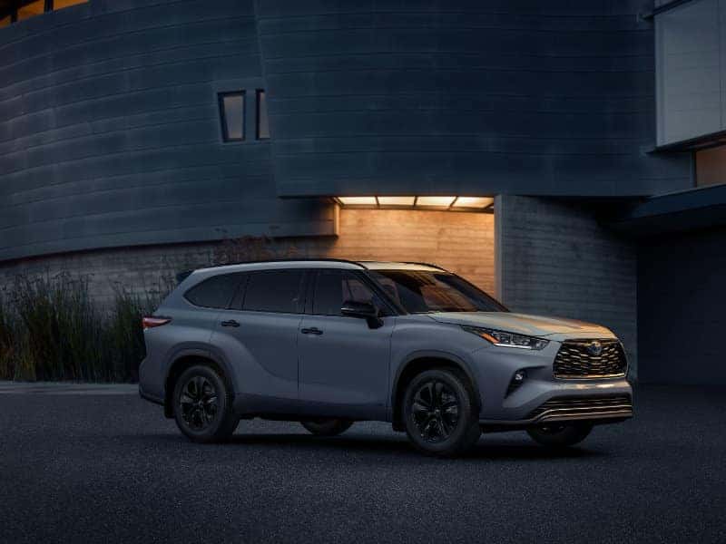 Research 2024 Toyota Highlander Hybrid near Bossier City LA